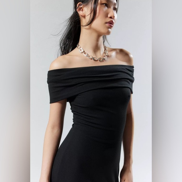 Silence + Noise| ‘Jayde’ Off The Shoulder Maxi Dress - Picture 7 of 10